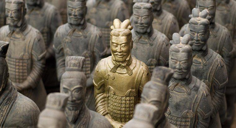 Cum a venit din nou puterea dinastiei Qin?