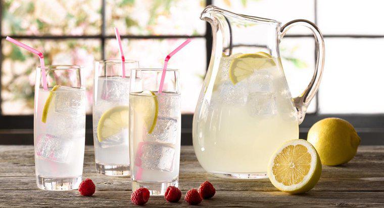 Care este diferența dintre limonada roz și cea regulată?