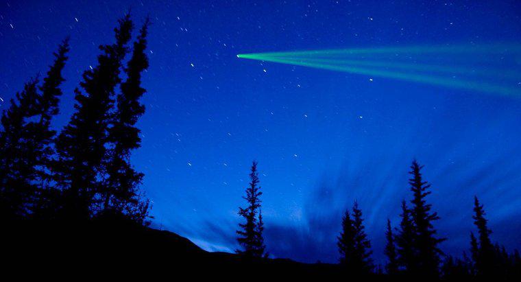 Care este diferența dintre o cometă și un meteor?