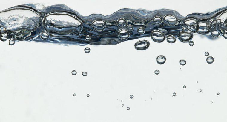 Este apa distilată la fel ca apa demineralizată?