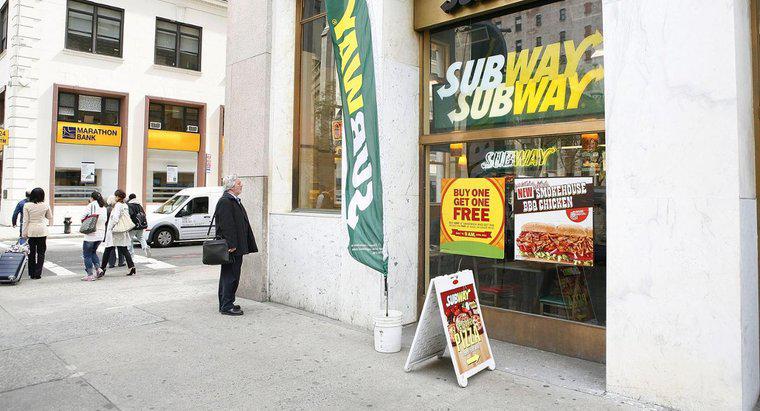 Ce opțiuni sunt disponibile pentru specialitățile sandwich de la metrou?
