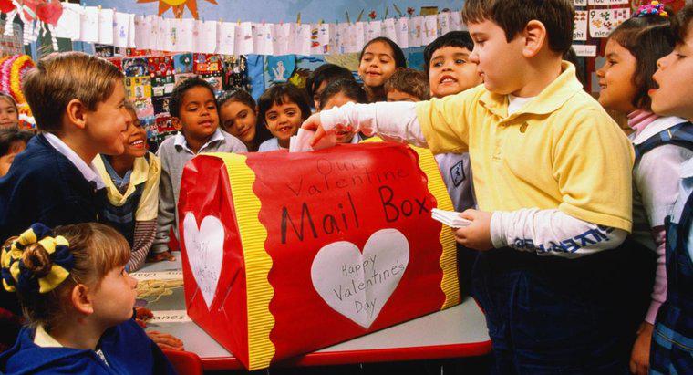 Care sunt unele idei de Ziua Îndrăgostiților Box pentru băieți?