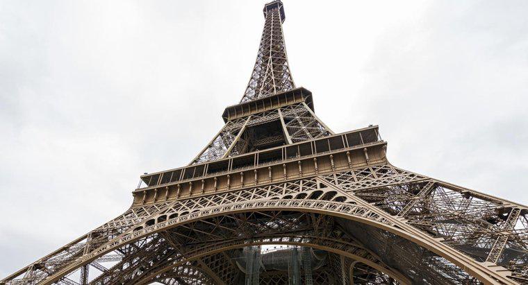 De ce au construit Turnul Eiffel?