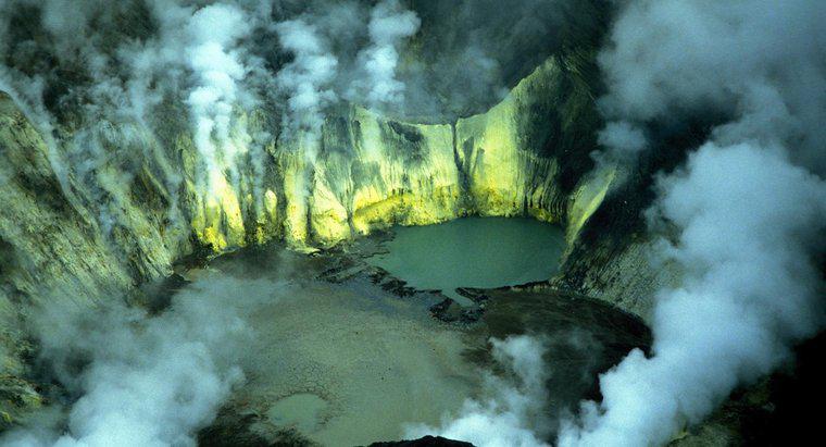 Care sunt gazele produse de erupțiile vulcanice?