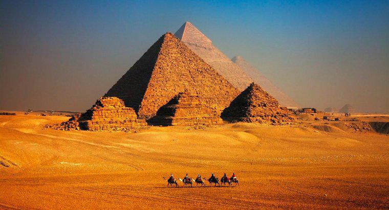 Care sunt unele dintre caracteristicile fizice ale Egiptului?