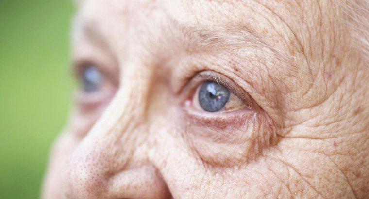 De ce diminuează vederea cu vârsta?