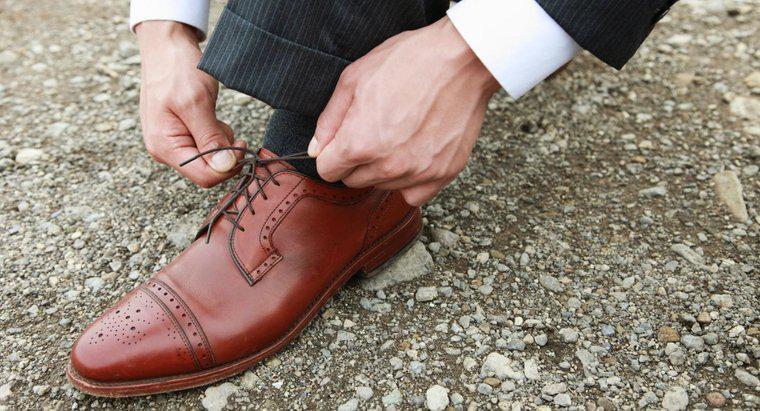 Care este cel mai bun mod de a întinde pantofii din piele?