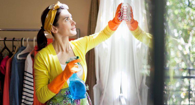 Care este cea mai bună soluție de curățare în casă?