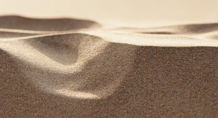 Care sunt proprietățile fizice ale nisipului?