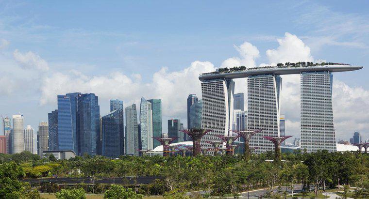 Care este capitala Singapore?