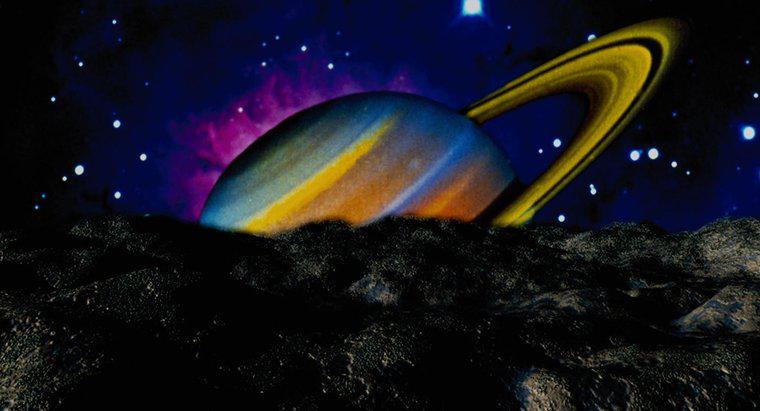 Care este suprafața făcută de Saturn?
