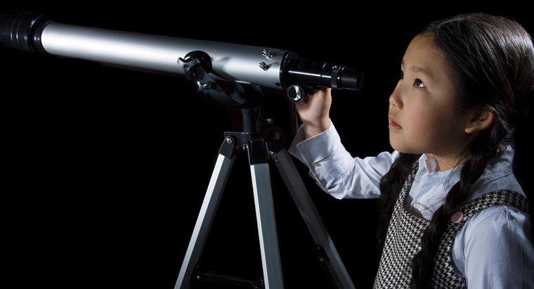 Care este scopul primar al unui telescop astronomic?